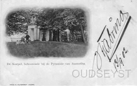 Koepel van Stoop-1902-001.jpg - De Koepel van Stoop hoorde bij de Pyramide van Austerlitz. Foto gemaakt in 1902.